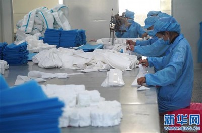 江西:開足馬力生產(chǎn)防護用品 全力保障市場供應