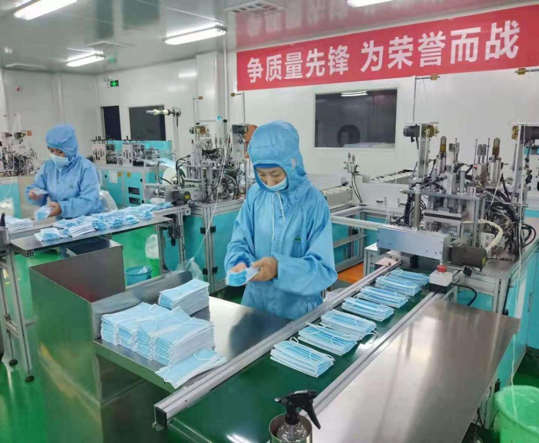 為宜昌正能量點(diǎn)贊 日產(chǎn)口罩13萬(wàn)只，醫(yī)護(hù)馳援一線，共筑抗疫物資長(zhǎng)城